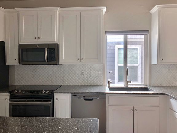 4th image of 932 Hudson Ln