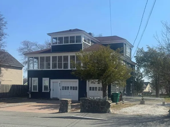 85 Seneca St, Lowell, MA 01852