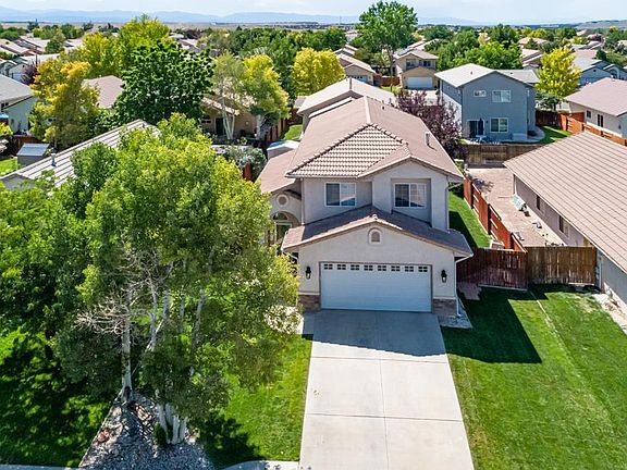 3rd image of 1007 Cedarcrest Dr