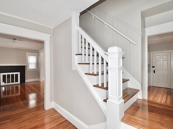 5th image of 34 Castle St