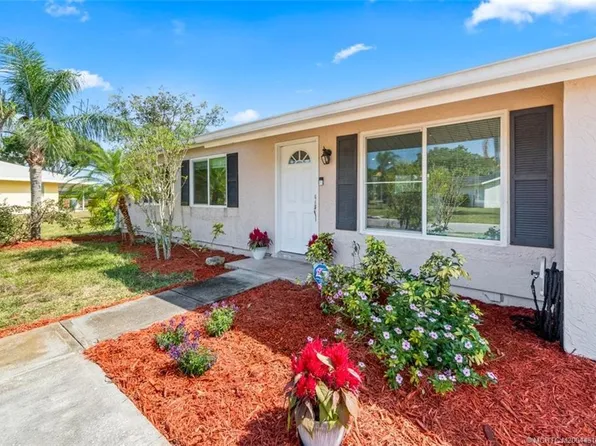 1961 SE Redwing Cir, Port Saint Lucie, FL 34952