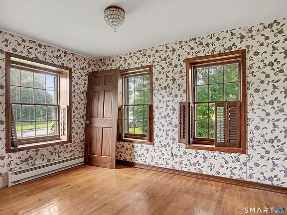 4th image of 121 Powder Hill Road