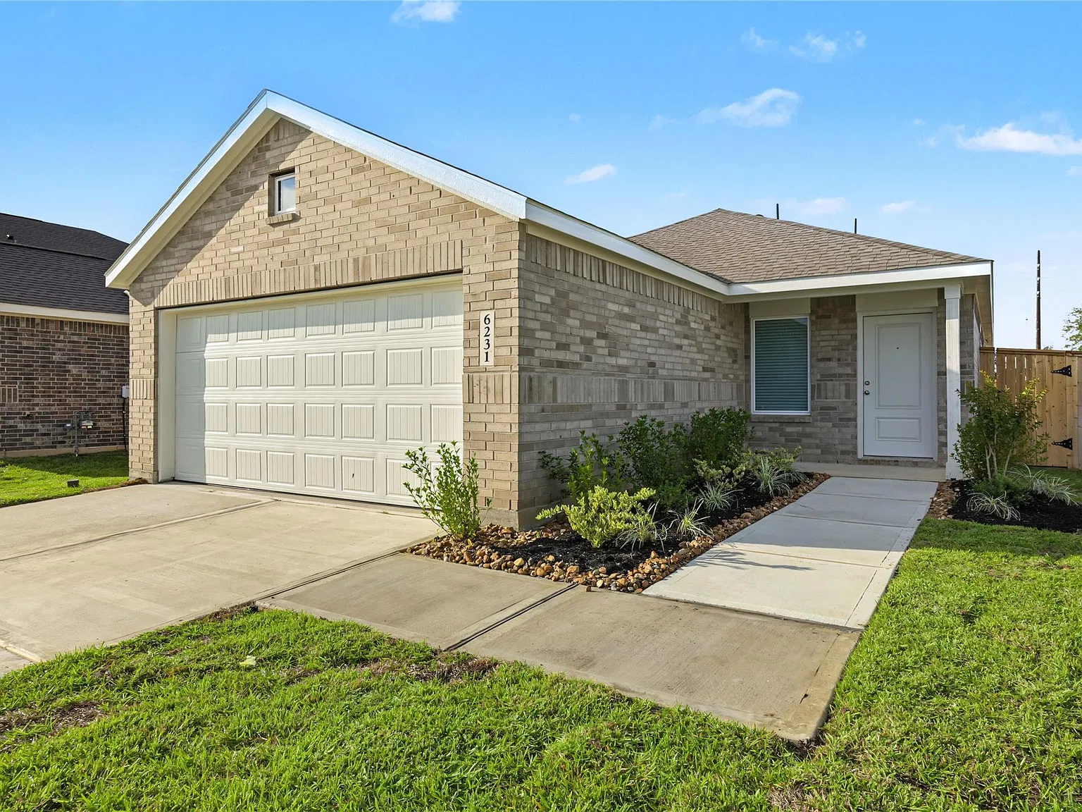 3 bed, 2.0 bath, $2,150 — Photo 2
