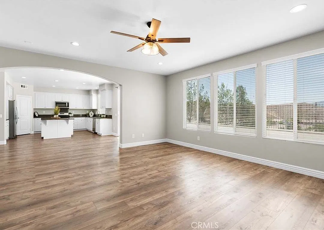 4 bed, 3.0 bath, 3049 sqft, $3,850 — Photo 4