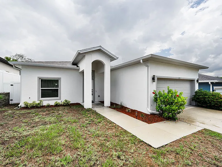 5-web-or-mls-Front Exterior 5_07042026