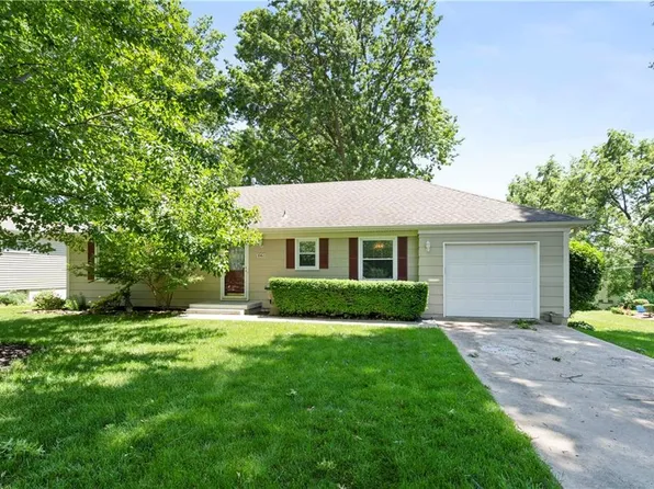 8421 Santa Fe Ln, Overland Park, KS 66212