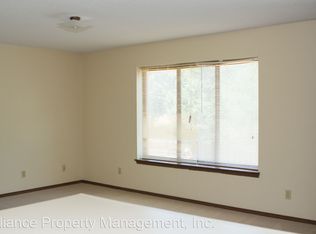 1114 Bertrand St APT 08, Manhattan, KS 66502