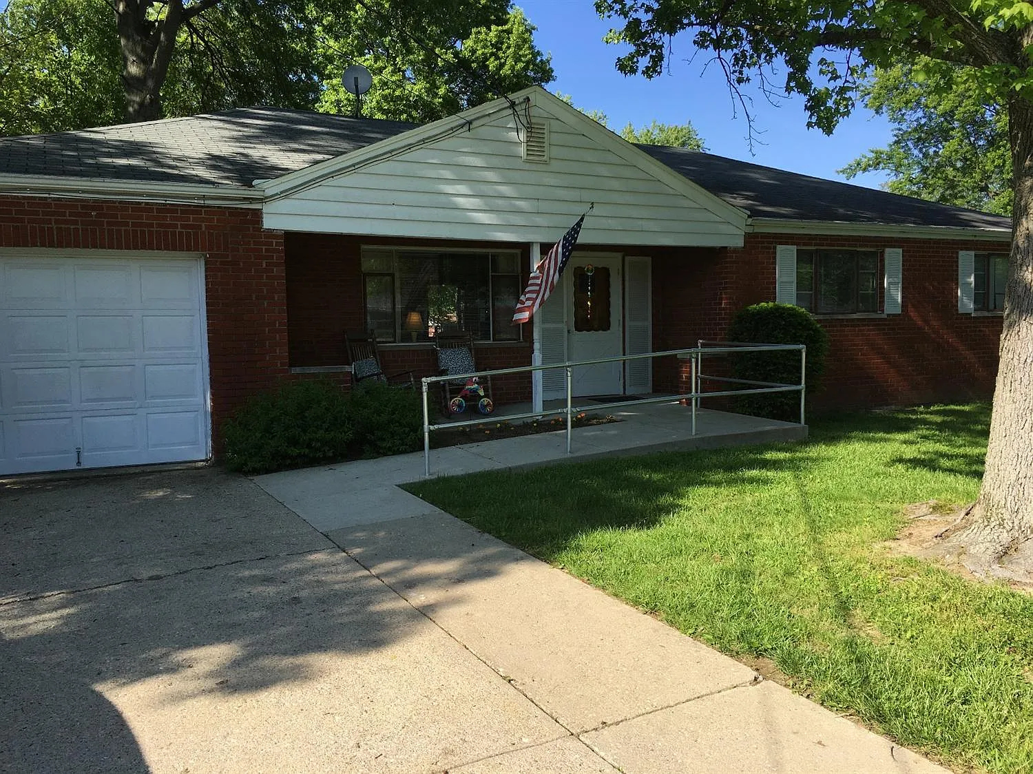 205 Furbee Dr photo 1