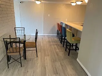 San Mateo Apartments — Photo 14
