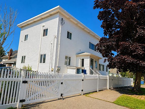 3rd image of 45 Riverside St