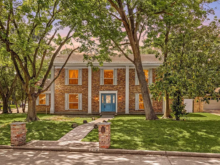 2114 Briargreen Dr — Photo 40
