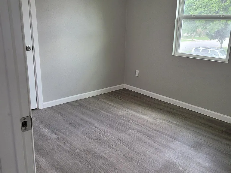 5841 Blackmore Ave — Photo 7