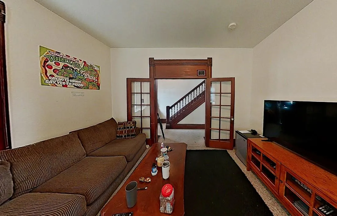 4 bed, 1886 sqft, $2,920 — Photo 3