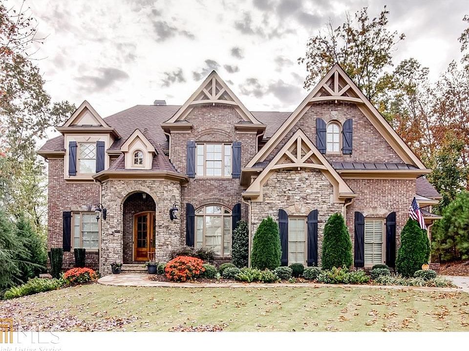 1st image of 325 Summer Garden Dr