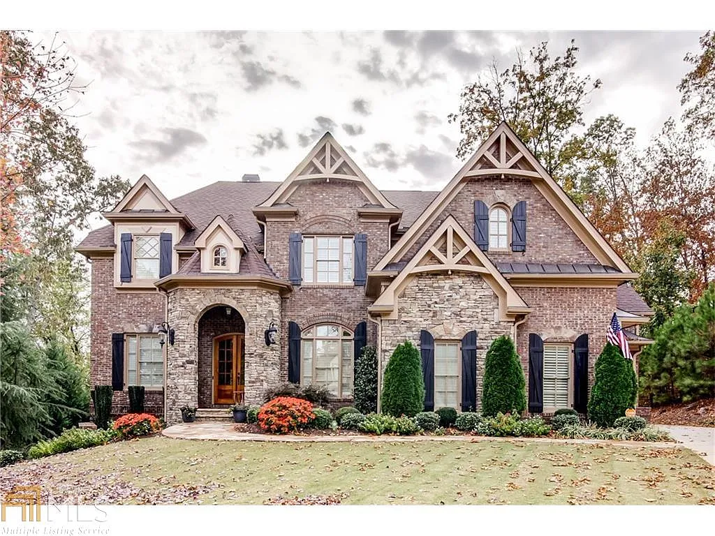 325 Summer Garden Dr photo 1