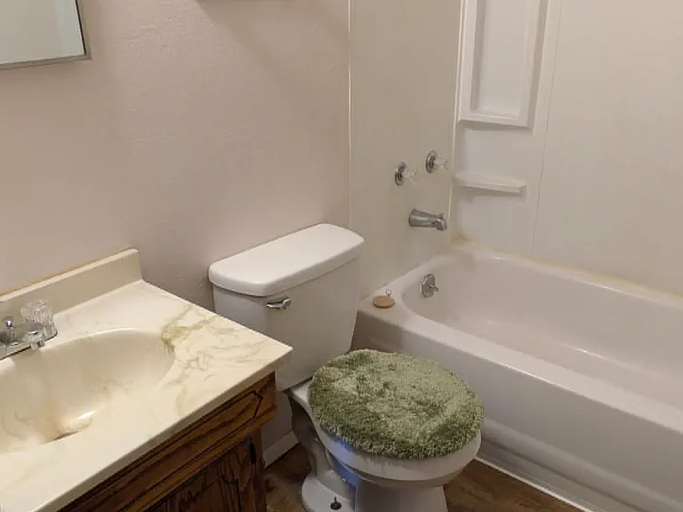 1732 Hampton S #3 — Photo 4