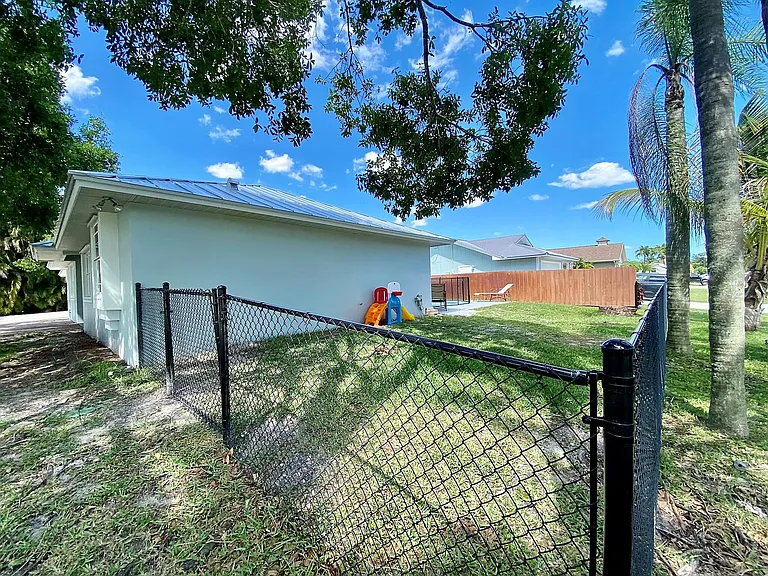 3051 SW Earl Ave — Photo 31