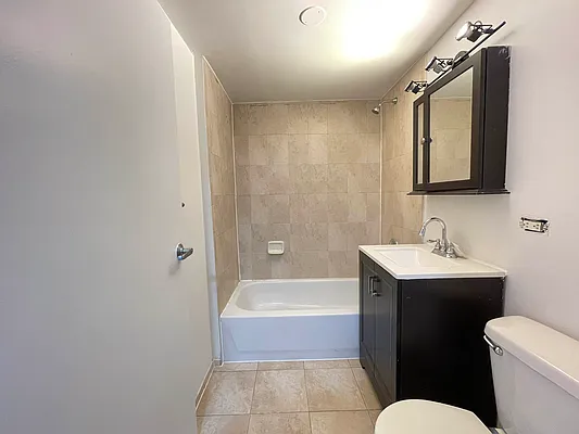 Rented by Peter Ashe | media 4