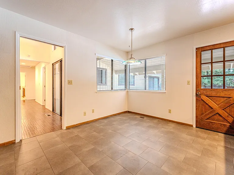 327 Clarkin Ct — Photo 13