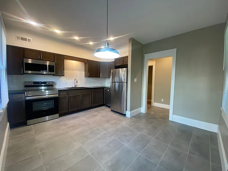 107 Charles St — Photo 12
