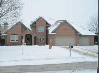 1210 Symphony Blvd, Neenah, WI 54956