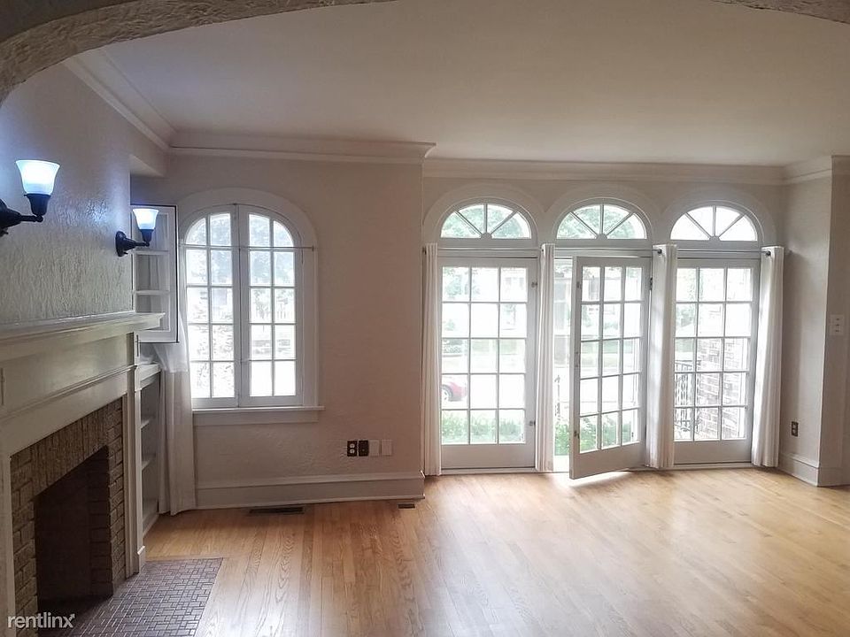 1st image of 3924 N Farwell Ave
