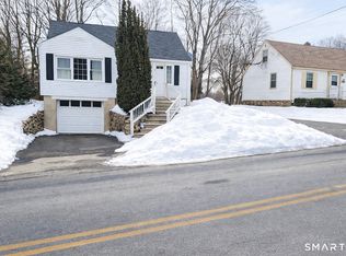 97 Pearl Lake Rd, Waterbury, CT 06706