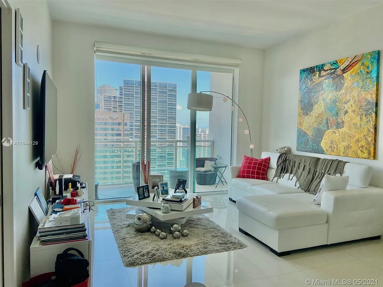 950 Brickell Bay Dr — Photo 3