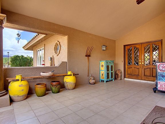 Front Covered Courtyard