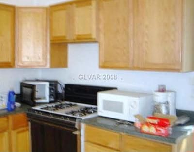 2nd image of 856 Hart Ave