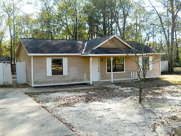 3 bed, 1176 sqft, $975 — Photo 1