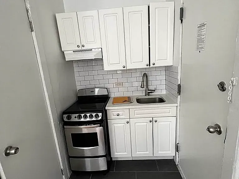 149 E 33rd St #3R — Photo 5