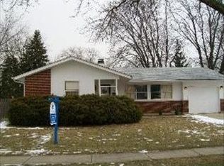 509 Oak St, Elk Grove Village, IL 60007