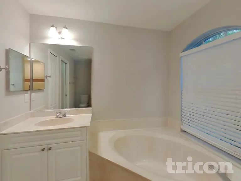 4251 Galvin Ln — Photo 10