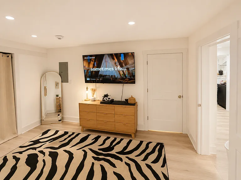 59 Perry St #1 — Photo 5