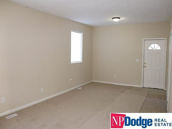 4th image of 2919 Erskine St