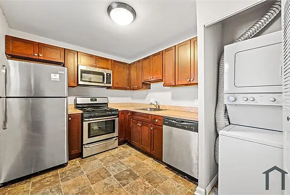345-357 W Johnson St #W101 — Photo 4