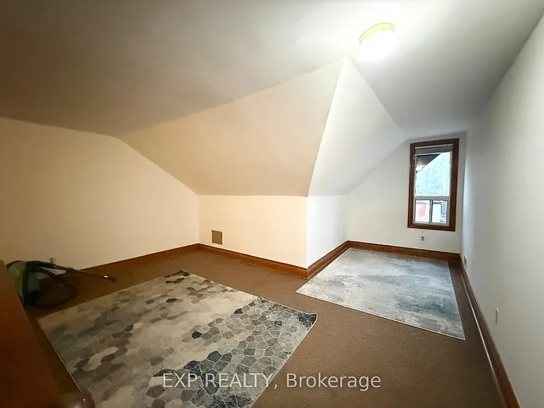 759 Gerrard St E #2 — Photo 8