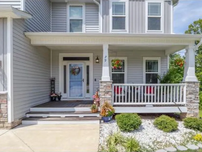 79 Diamond Hill Cir — Photo 2