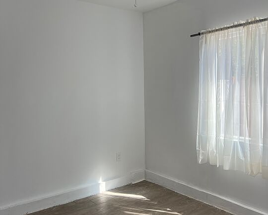 5th image of 22617 Covello St