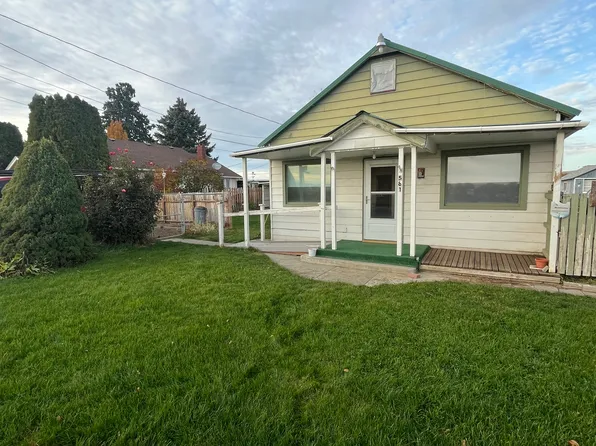 581 W Wapato Rd, Wapato, WA 98951