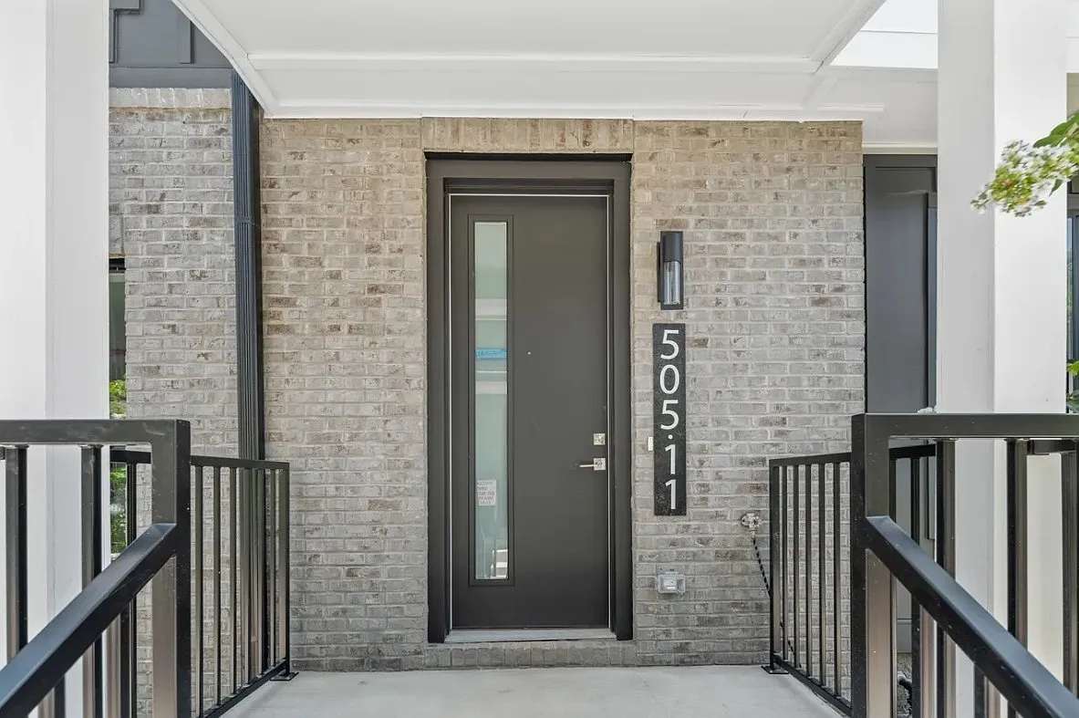 3 bed, 3173 sqft, $3,800 — Photo 2
