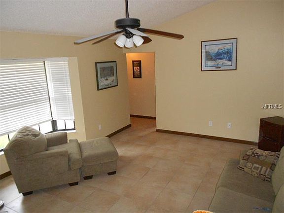 5th image of 38 Fern Crest Dr