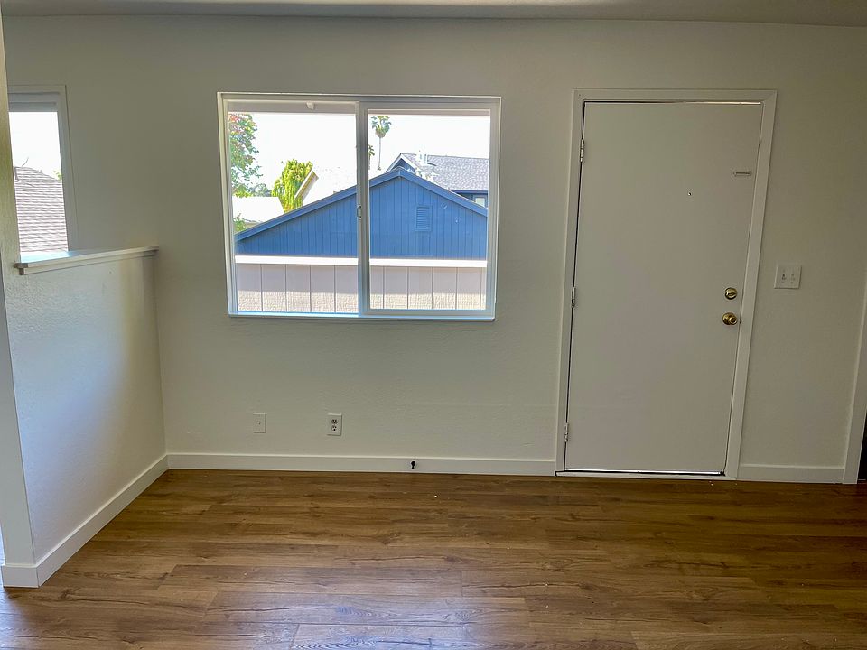 1st image of 2424 Kenton Ct #C