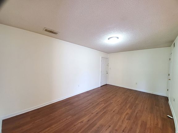 3rd image of 6418 Venango Dr APT 7