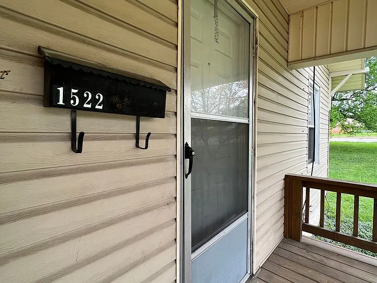 1522 W High St — Photo 3