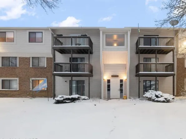 30052 W Twelve Mile Rd Unit 61, Farmington Hills, MI 48334
