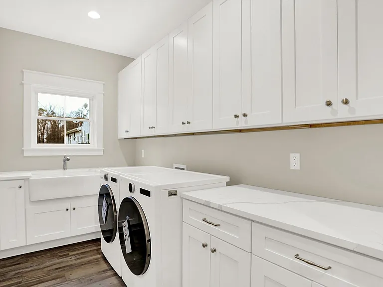 2110 S Smith Rd — Photo 20