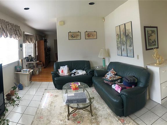 4th image of 2080 Robin Rd