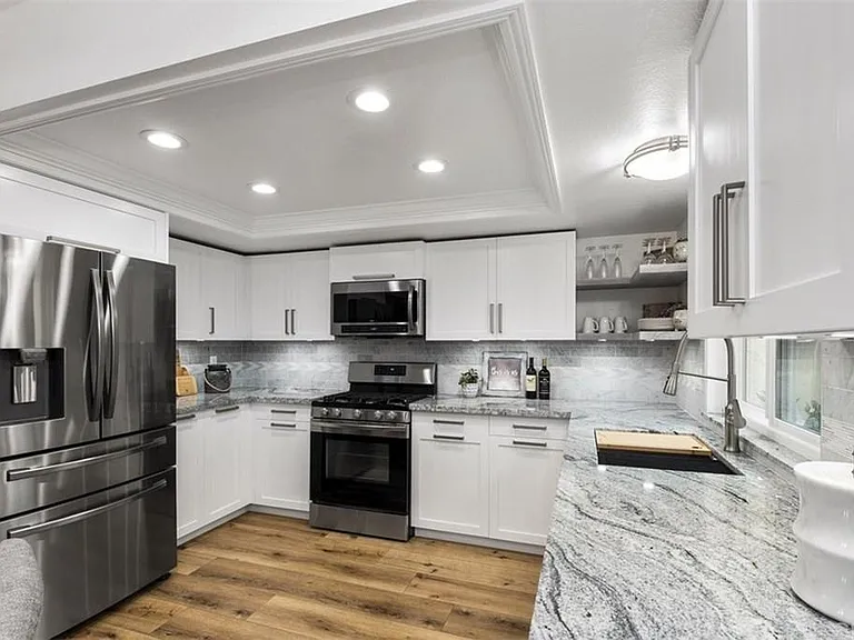 2569 Orange Ave #G — Photo 9